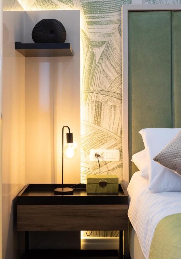 Savannah Apartment *
